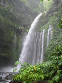 tiu kelep waterfall lombok