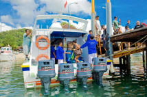 wahana fast boat at Gili harbor