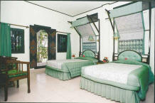 Room with twin bed